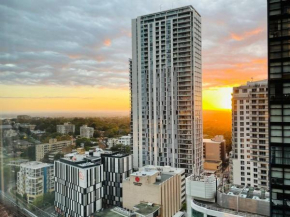 Chatswood One bedroom + Study (Parking, Gym, Pool)